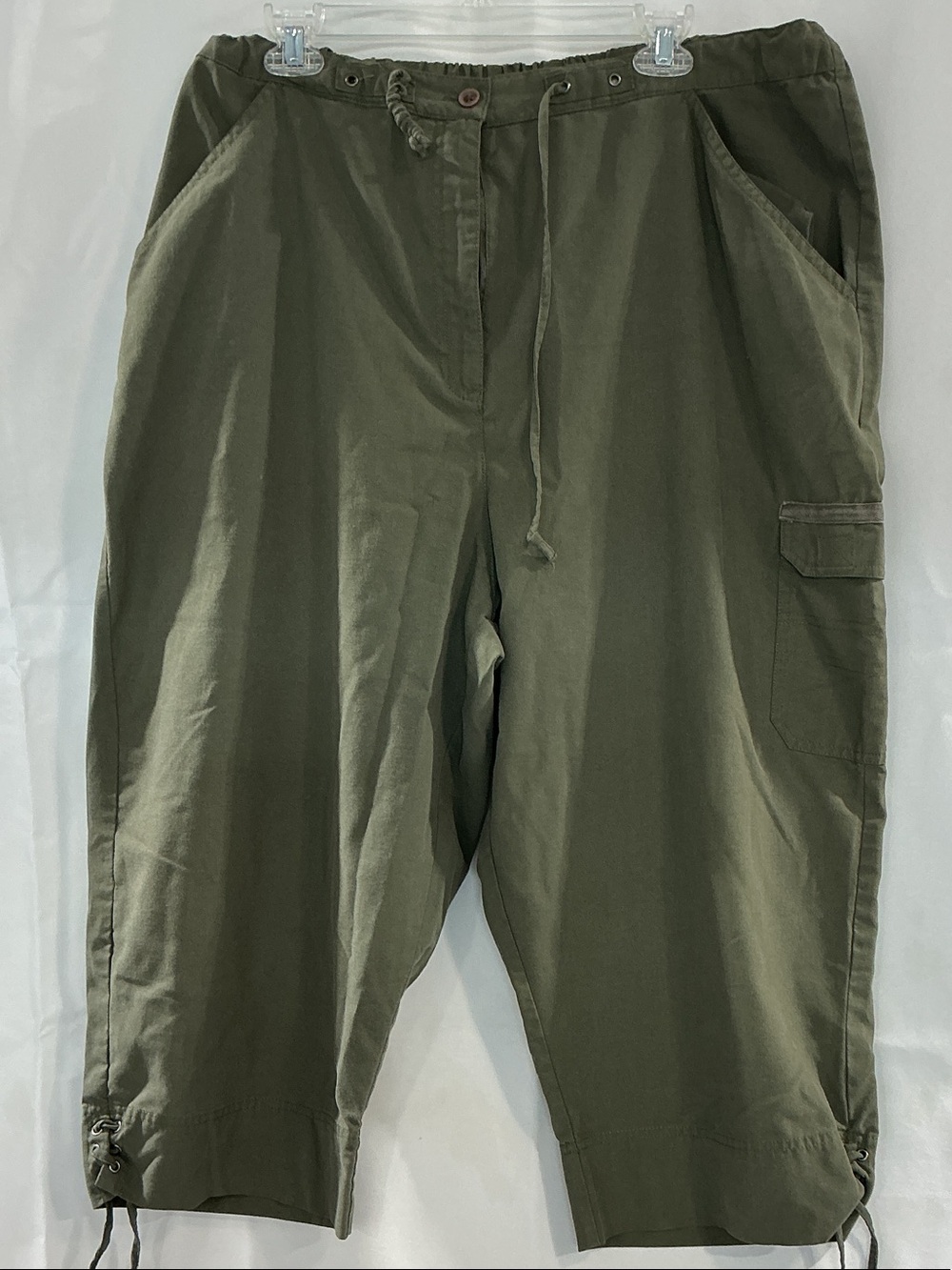 Dress Barn Olive Green Wide-Leg Cargo Capris